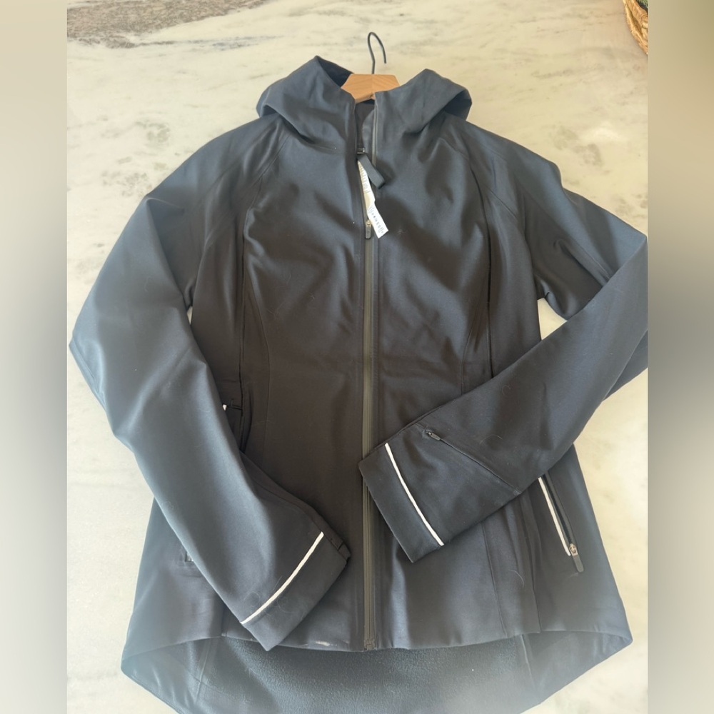 lululemon athletica Black Hooded wind breaker / rain ☔️ Jacket